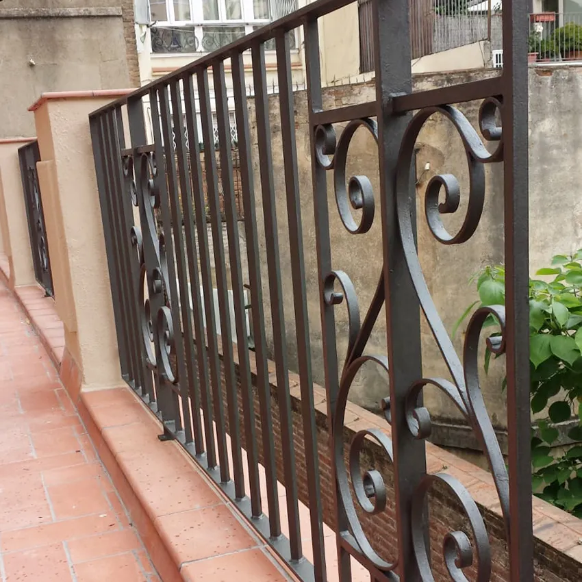 Esmaltar barandas en Barcelona - BARNACOLOR